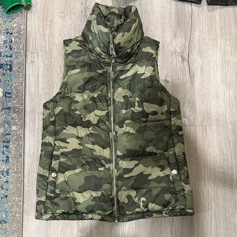 Old Navy Camouflage Puffer Vest